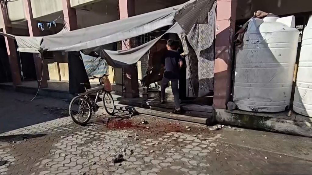 غارة إسرائيلية على مدرسة للنازحين في غزة تسفر عن شهداء بينهم أطفال