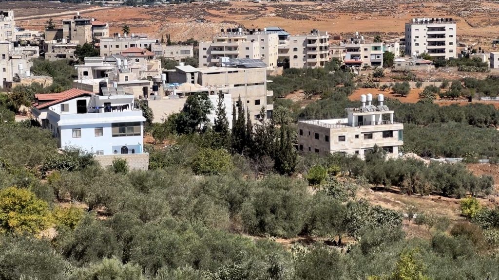 الجيب.. قرية مقدسية غنية بالآثار يلتهمها الاستيطان