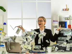كيف تعيد النساء تعريف النجاح في مجال التمويل؟