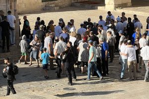 صبري: الجماعات اليهودية المتطرفة تستغل الأعياد للانقضاض على الأقصى