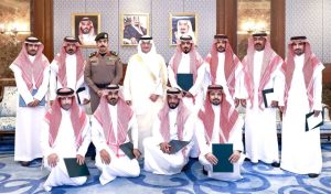 محافظ الأحساء يُكرّم عدداً من ضباط وأفراد الشرطة