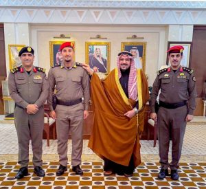 أمير القصيم يقلّد العتيبي رتبته الجديدة