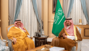 أمير المدينة المنورة يلتقي وزير التعليم ويستعرضان المشروعات الهادفة