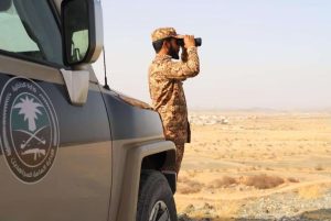 القبض على مواطنين في جدة لترويجهما الحشيش وأقراصًا خاضعة لتنظيم التداول الطبي
