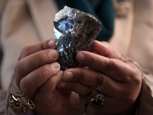 شركة عُمانية تدخل مجال التنقيب عن الألماس في أنغولا