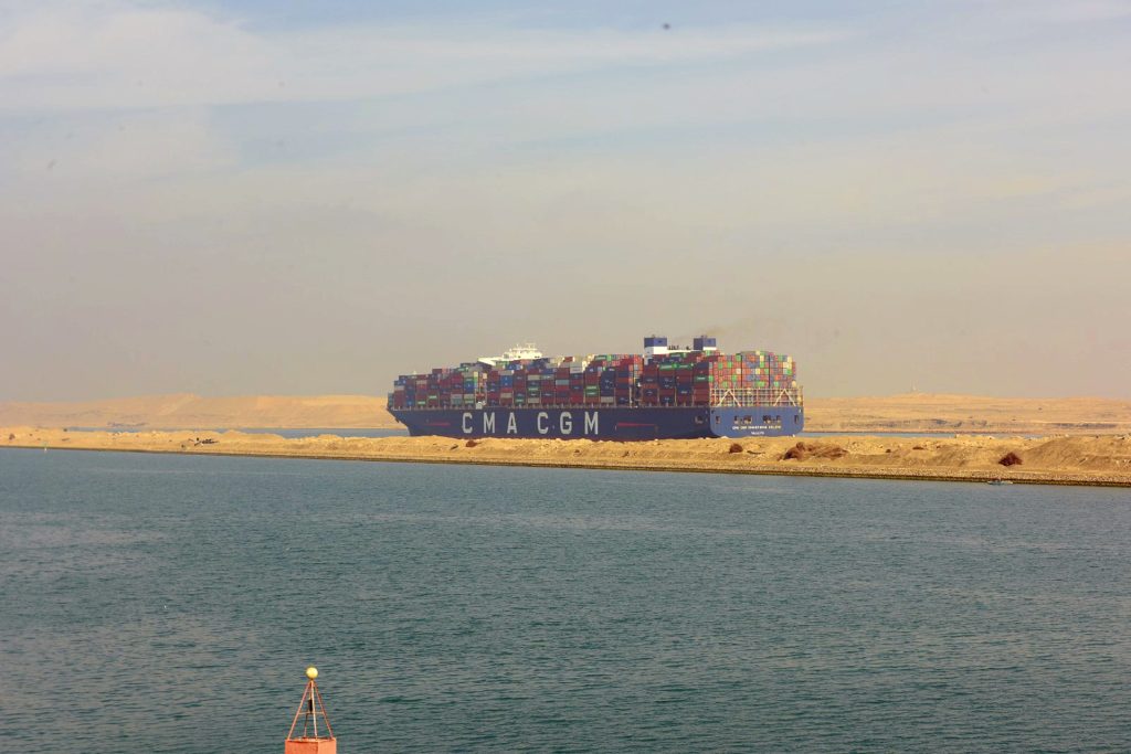 مصر تخسر 70% من إيرادات قناة السويس بسبب توترات البحر الأحمر