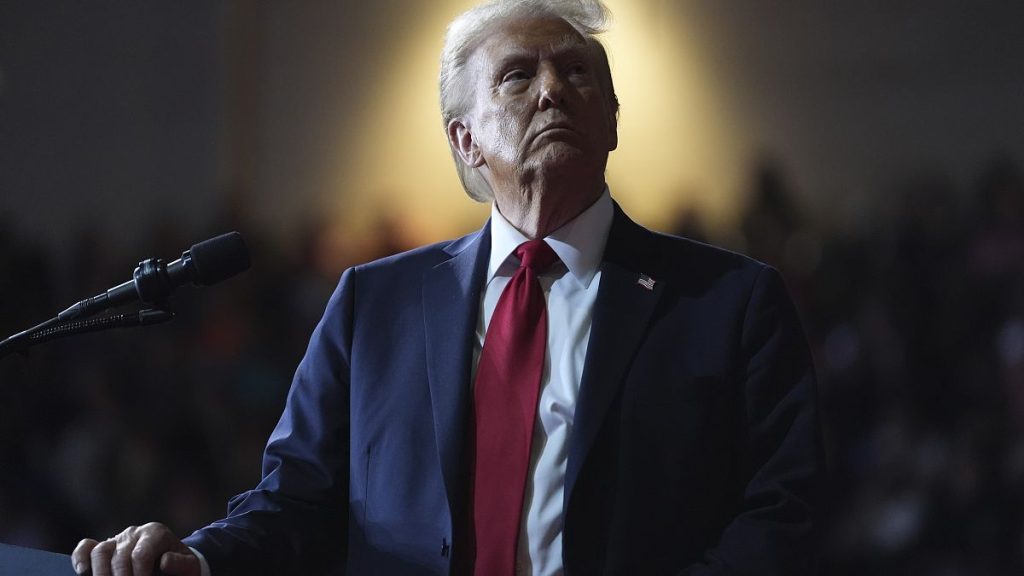 “وول ستريت جورنال”: ترامب يخطط لزيادة العقوبات على إيران والإضرار بصادراتها النفطية