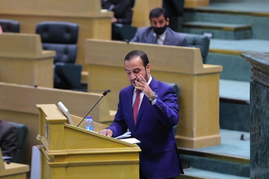 السجن 10 سنوات لنائب أردني سابق بتهمة تهريب أسلحة للضفة