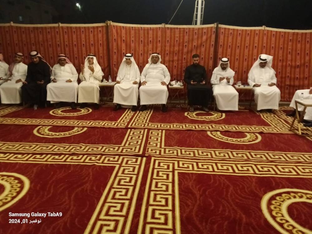 آل سلامة يستقبلون المعزين في فقيدتهم