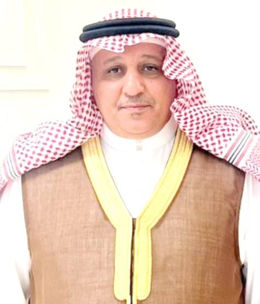 السرحي يحتفي بقدوم حفيده