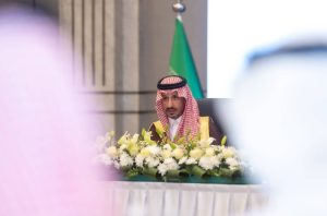 وزير السياحة يستعرض الفرص الاستثمارية ويكشف عن دعم السياحة في الأحساء