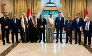 السعودية وروسيا والعراق يناقشون الحفاظ على استقرار سوق البترول