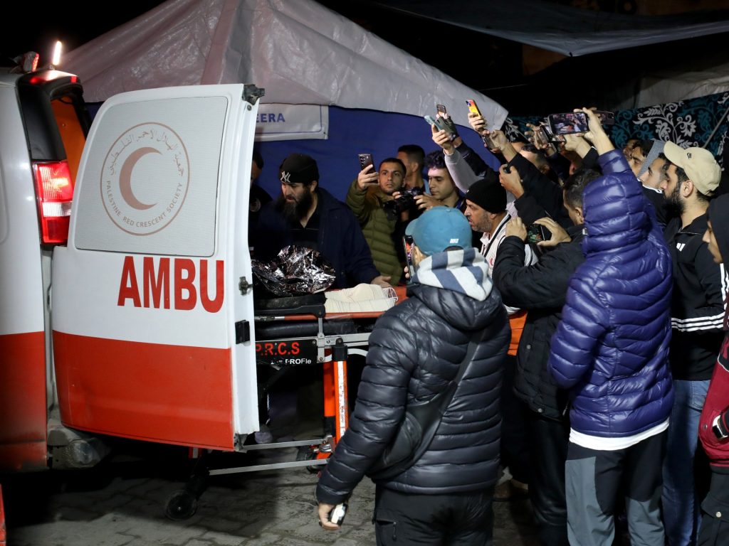 18 شهيدا بغزة والاحتلال ينسف منازل بشمال القطاع وجنوبه