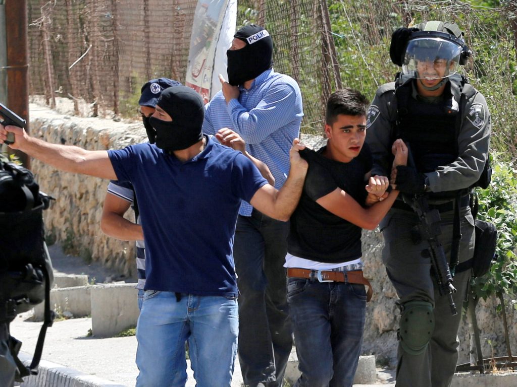 تقرير: إسرائيل اعتقلت 770 طفلا من الضفة منذ طوفان الأقصى