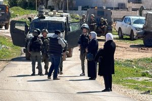 قرية مادما في نابلس تحت حصار الاستيطان وهجمات المستوطنين