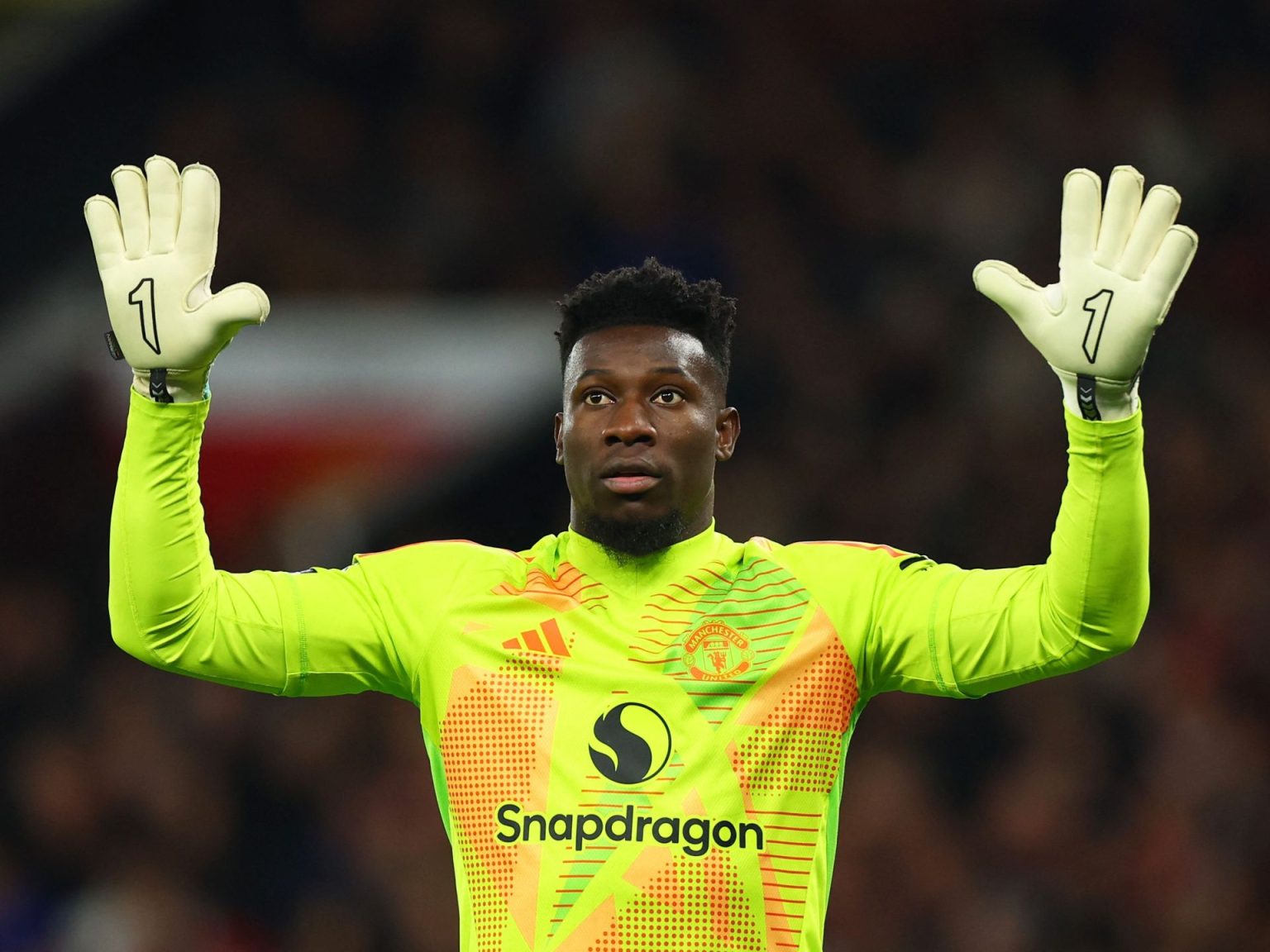 أونانا يفوز بجائزة “فيفبرو” لأعماله الإنسانية