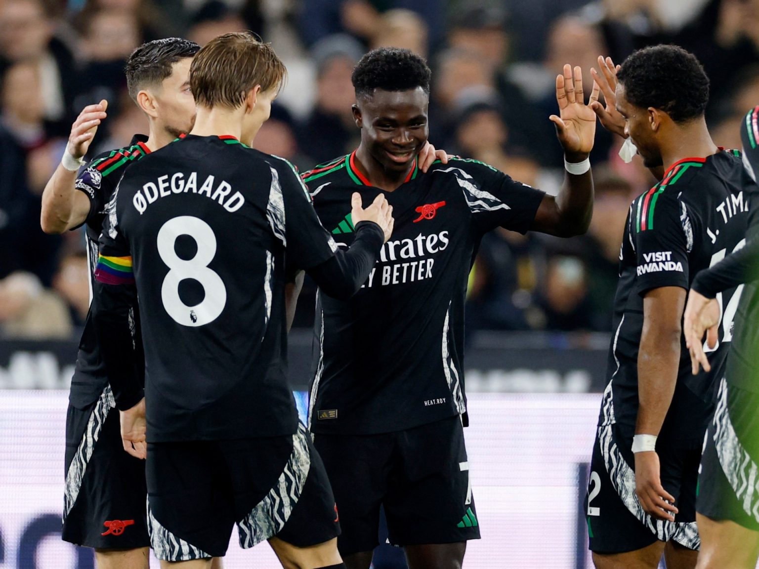 أرسنال يسحق ويستهام بخماسية في الدوري الإنجليزي