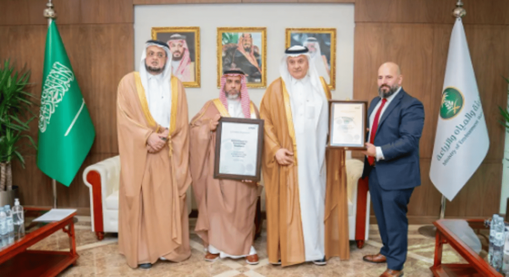 "الالتزام البيئي" يحصل على شهادة التميز المؤسسي من المؤسسة الأوروبية لإدارة الجودة