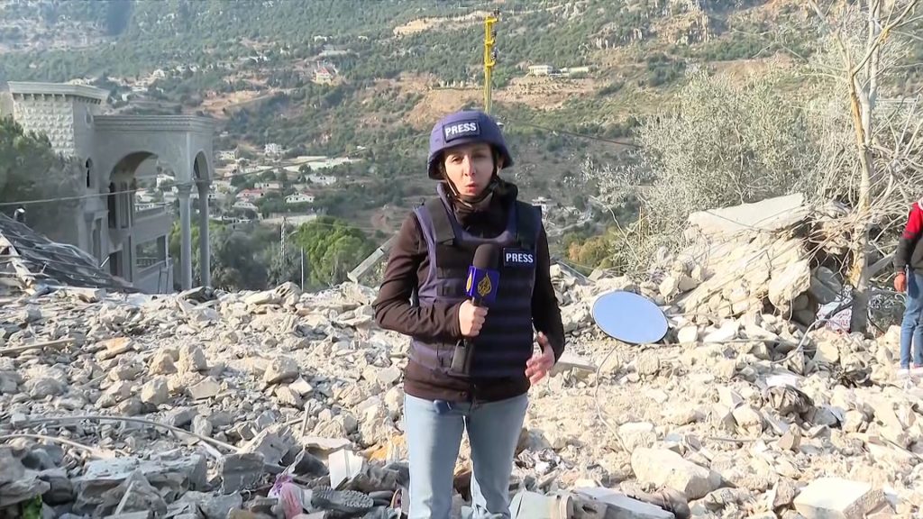 20 قتيلا.. غارة إسرائيلية تدمر منزلا مأهولا بالسكان شمال لبنان