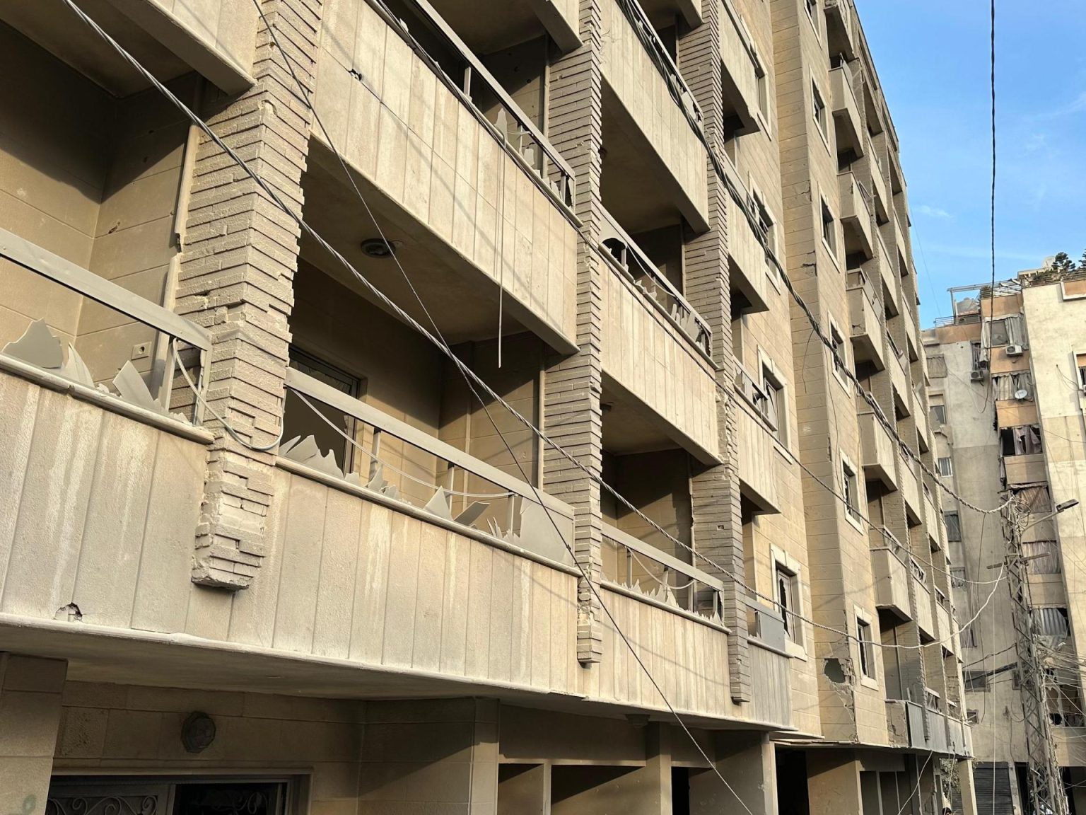 اتصالات تحذيرية تزيد التوتر الأمني في لبنان