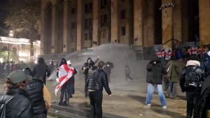 فيديو. جورجيا بين الاحتجاجات والنفوذ الروسي: الآلاف يواجهون الحكومة في تبليسي