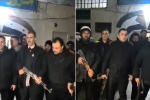 فيديو لشرطة مرور مسلحين بكلاشنكوف في حماة يثير سخرية المتابعين