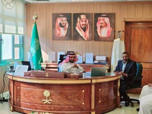 محافظ محايل يلتقي وفد المركز الوطني لتنمية الغطاء النباتي ومكافحة التصحر