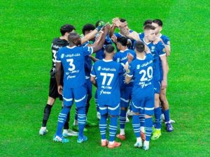 الهلال يتحدى الغرافة في «قمة خليجية»