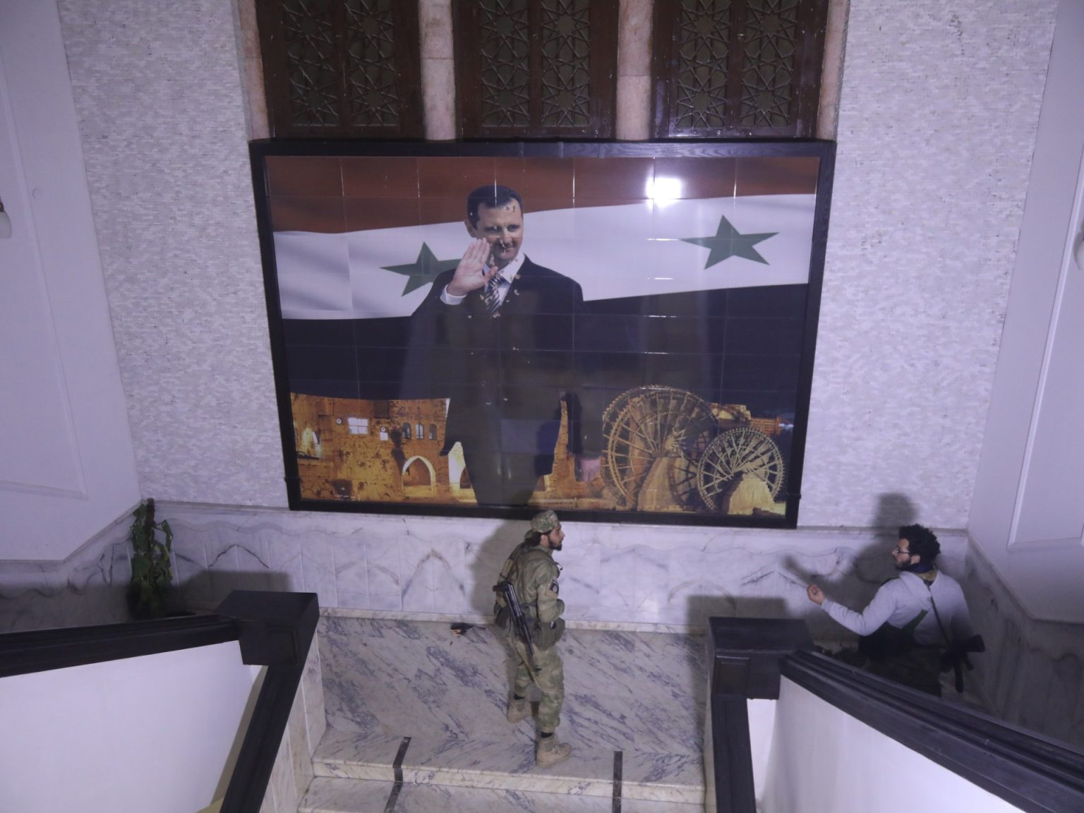 تضارب الأنباء حول مغادرة الأسد وعائلته سوريا
