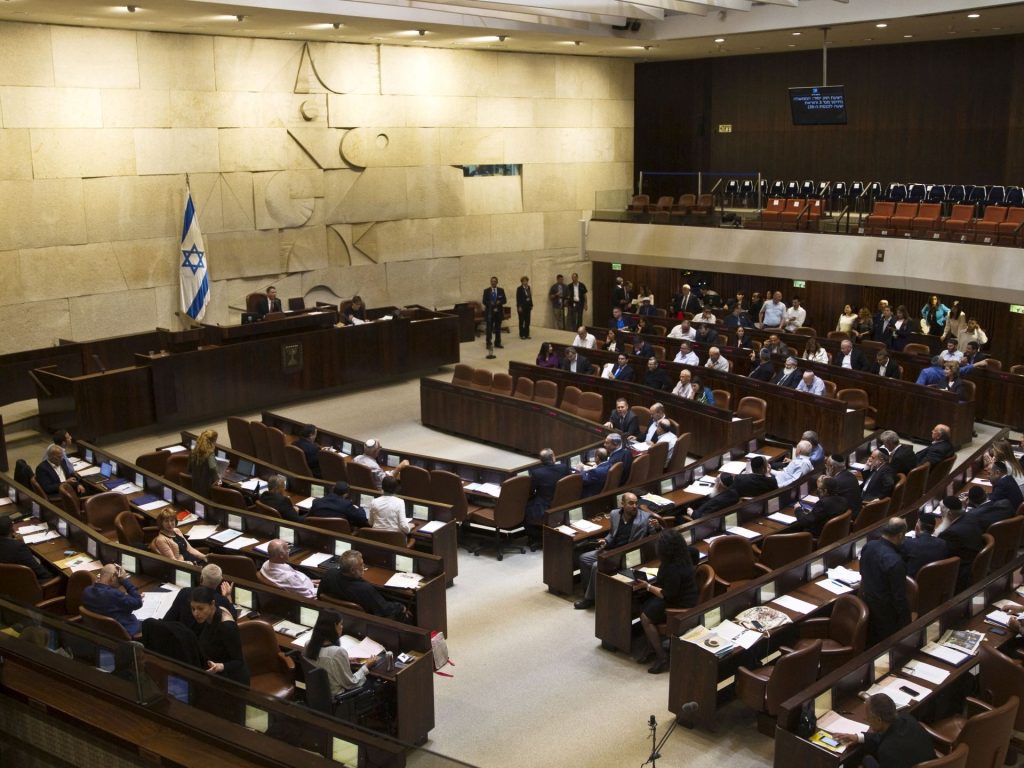 أحزاب دينية تخطط لتقديم مشروع قانون لحل الكنيست الإسرائيلي