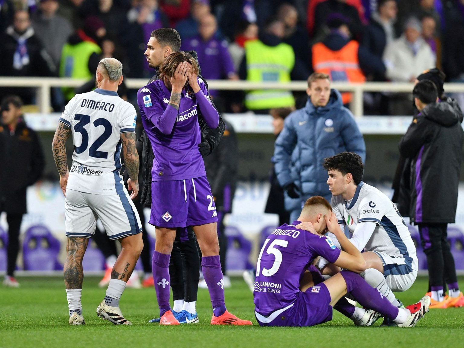 آخر التطورات الصحية لبوف لاعب فيورنتينا بعد سقوطه على أرض الملعب