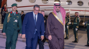رئيس الحكومة المغربية يصل الرياض للمشاركة في قمة المياه الواحدة