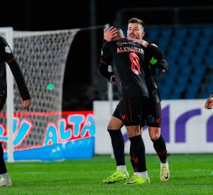 الرياض يتخطى العروبة في دوري روشن السعودي