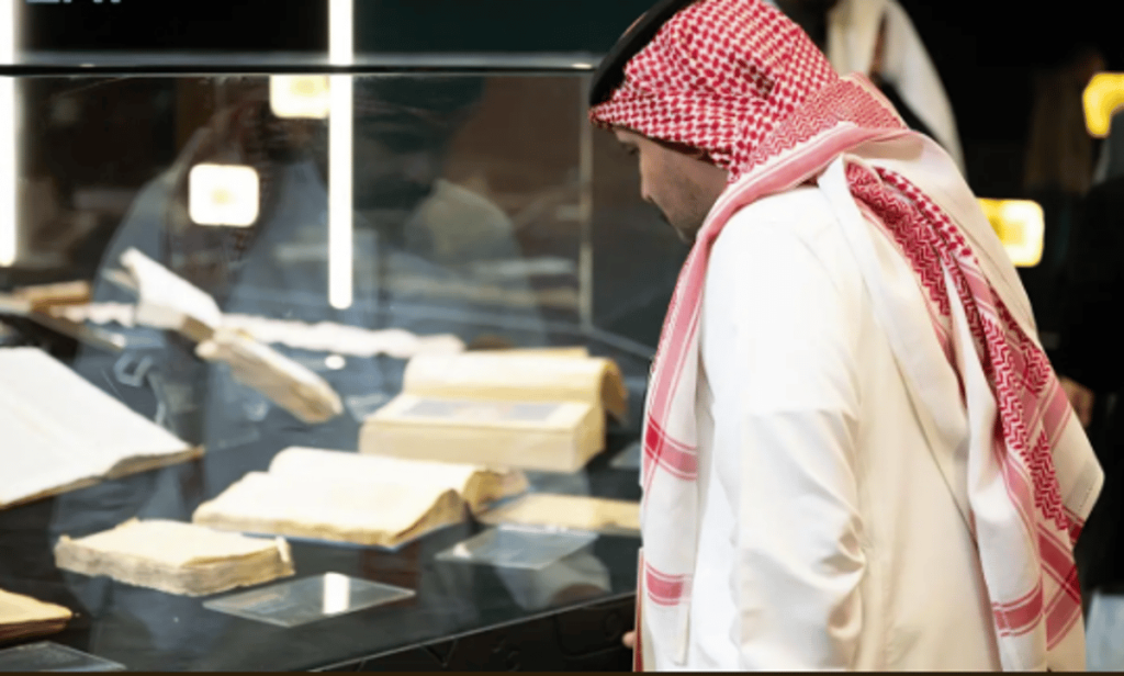 معرض المخطوطات السعودي رحلة معرفية توثق الإرث الثقافي والعلمي في المملكة
