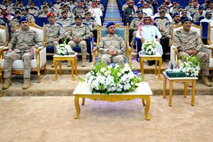 رئيس الأركان يشهد أعمال ملتقى التواصل الإستراتيجي الرابع في وزارة الدفاع