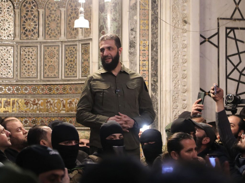 الشرع يتحدث عن انتخابات ودستور جديد وحل الفصائل