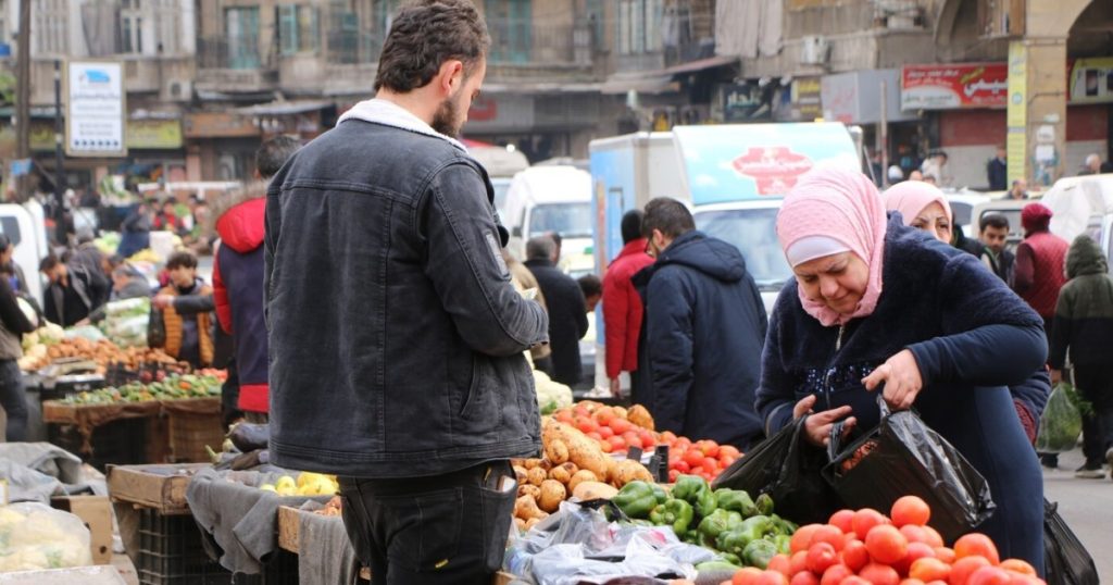 أزمة معيشية كانت تعصف بسكان حلب دون ضجيج