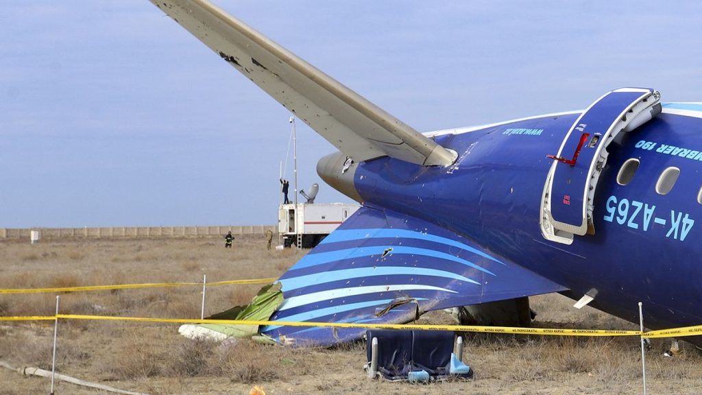 محققون روس: صاروخ “بانتسير-إس1” وراء إسقاط طائرة الخطوط الجوية الأذربيجانية