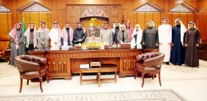المفتي للطلاب: احذروا الخوض في منصات التواصل وتسلحوا بالعلم