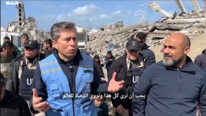 “يجب أن نروي القصة للعالم”.. مسؤول أممي يزور مخيم جباليا ويشهد على حجم الدمار في غزة