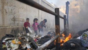 فيديو. غزة بين الدمار ونقص المساعدات: سكان القطاع يكافحون لتلبية احتياجاتهم اليومية