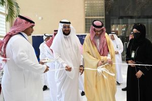 رئيس جامعة الملك عبدالعزيز يفتتح النسخة الـ12 من الملتقى المهني