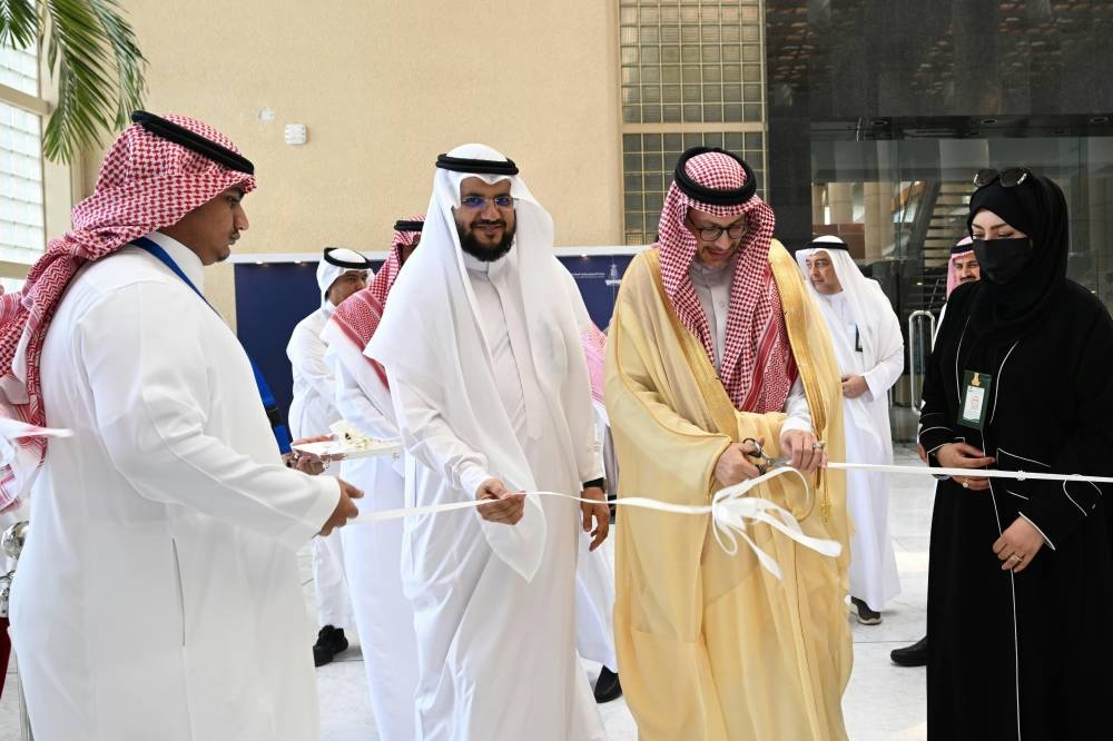 رئيس جامعة الملك عبدالعزيز يفتتح النسخة الـ12 من الملتقى المهني