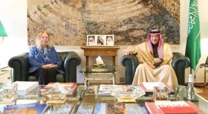 الخريجي يستقبل مدير مكتب الأمم المتحدة في جنيف