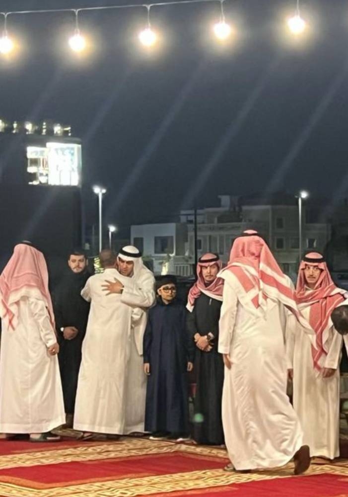 إلياس وبخاري يتقبلان التعازي في فقيدتهما