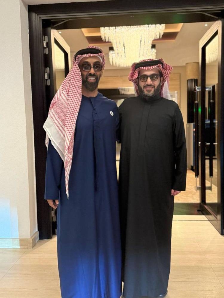 تركي آل الشيخ يلتقي الشيخ طحنون بن زايد ويشيد بتقدم الإمارات في الذكاء الصناعي