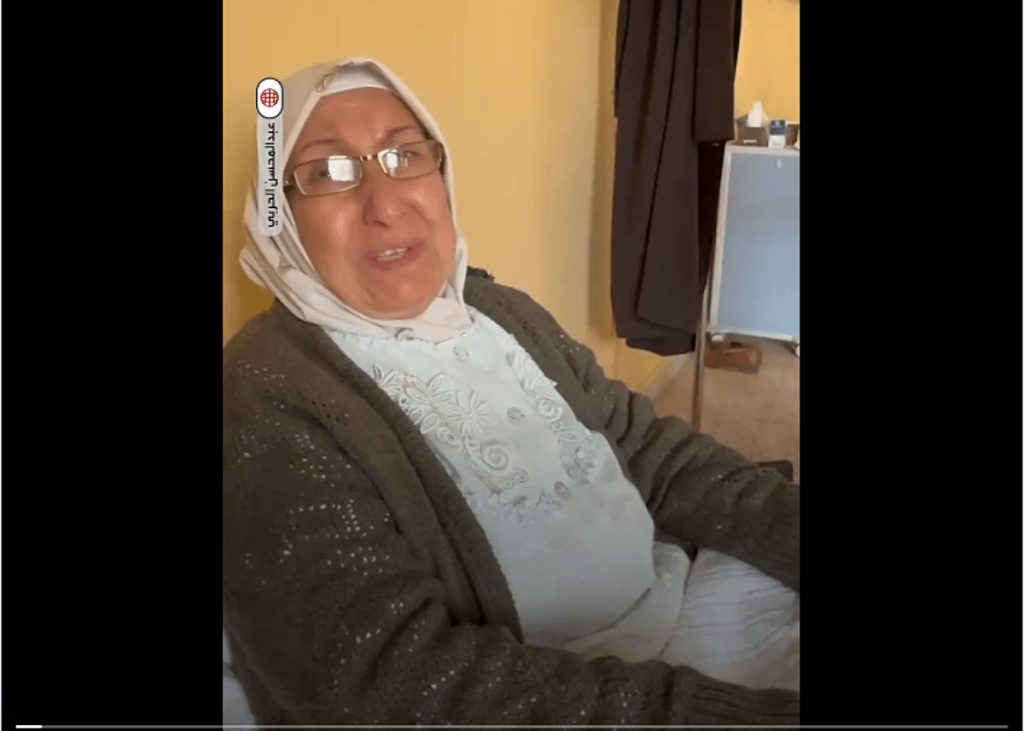 سورية تبكي فرحًا بعد شفائها على يد الوفد الطبي السعودي في دمشق