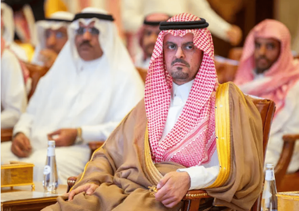 نائب أمير المدينة يشهد حفل تخريج الدفعة الـ 54 من طلاب جامعة الملك عبدالعزيز