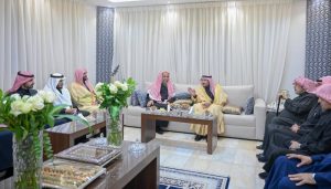 أمير القصيم يزور عدداً من القضاة والمشايخ ويهنئهم بحلول شهر رمضان