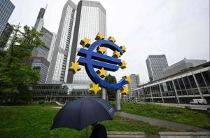 تسارع النمو الاقتصادي لمنطقة اليورو إلى 0.9% في 2024